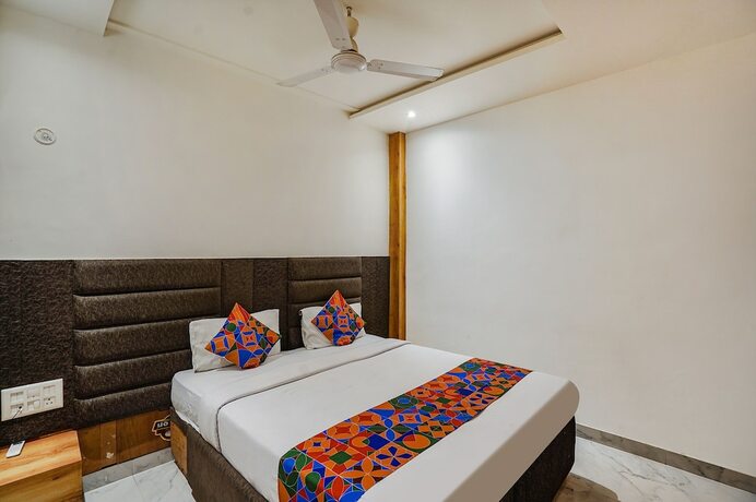 Imagen de la habitación del Hotel Fabhotel Rv Palace. Foto 20