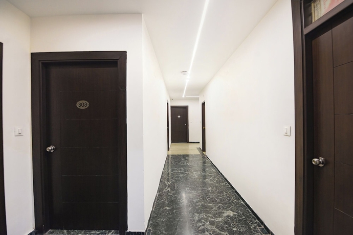 Imagen de los interiores del Hotel Fabhotel Sai Village. Foto 13