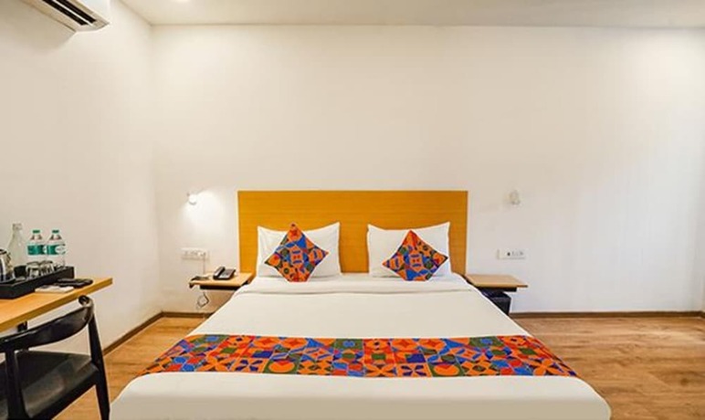 Imagen de la habitación del Hotel Fabhotel Santosh Palace. Foto 20