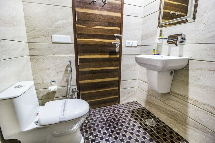 Imagen de la habitación del Hotel Fabhotel Sapphire Inn Mansarovar. Foto 20
