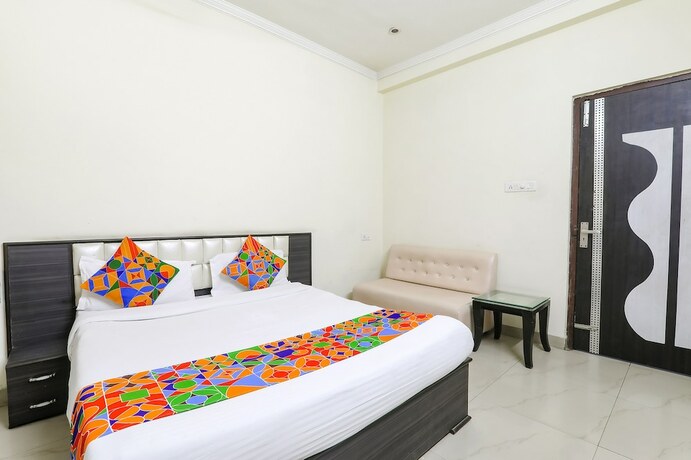 Imagen de la habitación del Hotel Fabhotel Sara Residency. Foto 19
