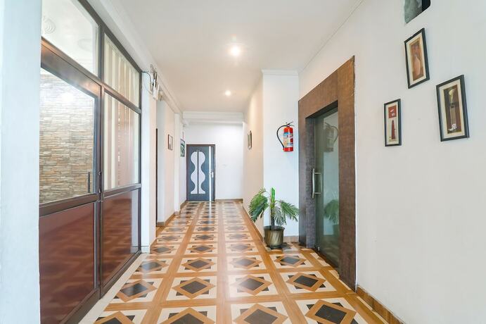 Imagen general del Hotel Fabhotel Sara Residency. Foto 9