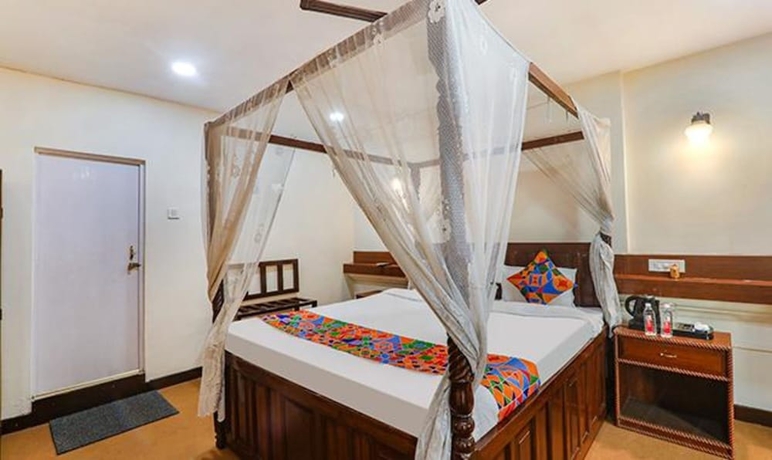 Imagen de la habitación del Hotel Fabhotel Sarovar Palace. Foto 3