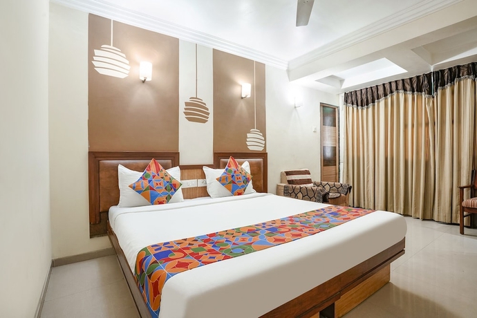 Imagen de la habitación del Hotel Fabhotel Shanti Sadan. Foto 3