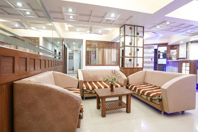 Imagen de los interiores del Hotel Fabhotel Shanti Sadan. Foto 17