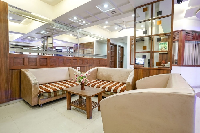 Imagen de los interiores del Hotel Fabhotel Shanti Sadan. Foto 18