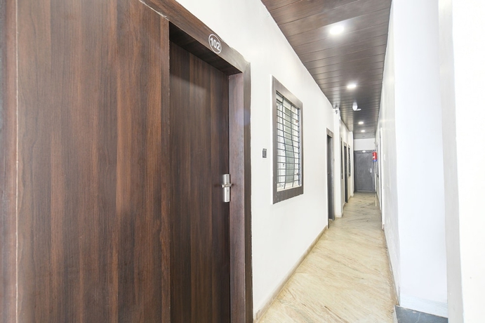 Imagen de los interiores del Hotel Fabhotel Shiva Grand I. Foto 14