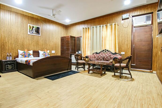 Imagen de la habitación del Hotel Fabhotel Shivaay Paradise. Foto 18