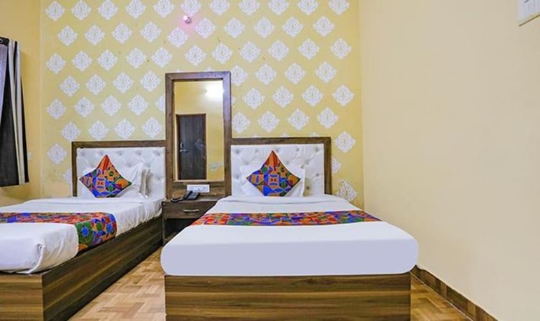 Imagen de la habitación del Hotel Fabhotel Shivam Palace. Foto 19