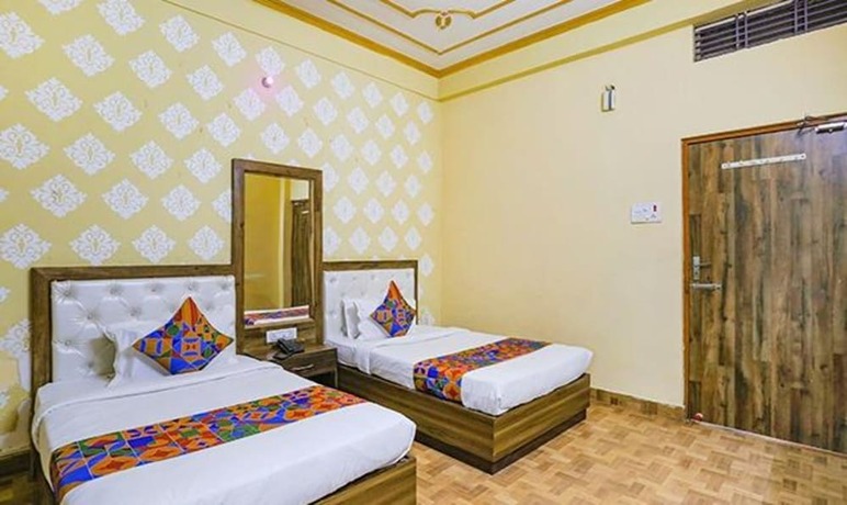 Imagen de la habitación del Hotel Fabhotel Shivam Palace. Foto 20