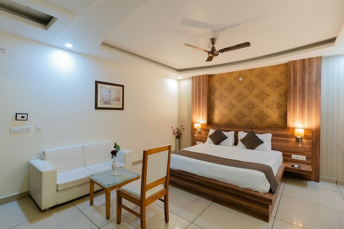 Imagen de la habitación del Hotel Fabhotel Signature Inn. Foto 17