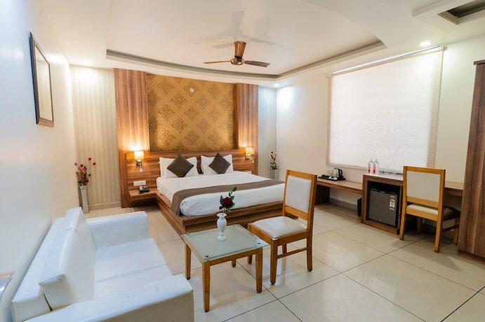 Imagen de la habitación del Hotel Fabhotel Signature Inn. Foto 19
