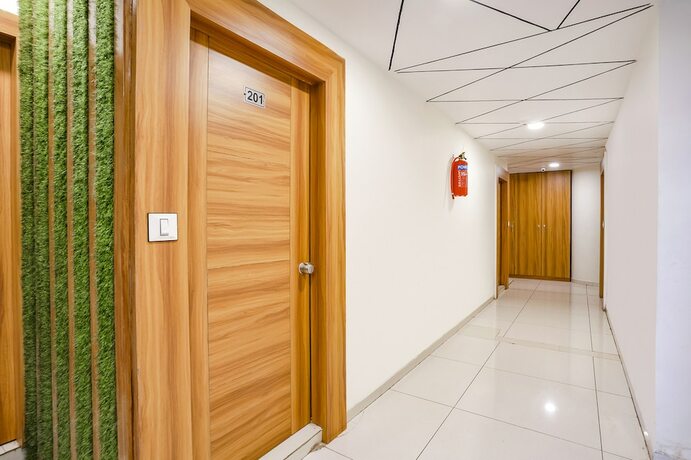 Imagen general del Hotel Fabhotel Silver Inn. Foto 14