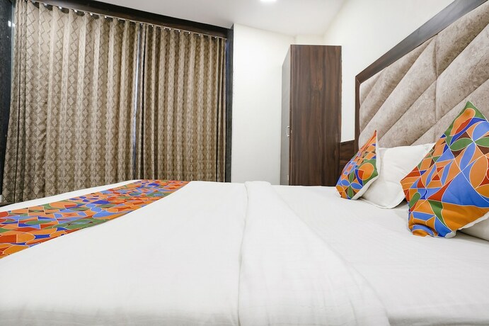 Imagen general del Hotel Fabhotel Silver Inn. Foto 15