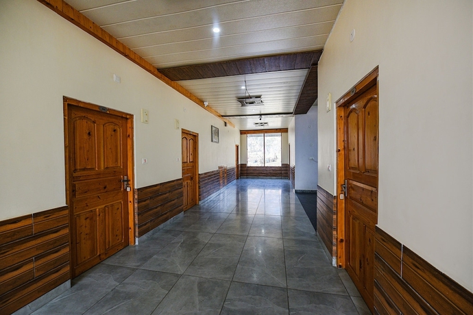 Imagen de los interiores del Hotel Fabhotel Snower. Foto 12