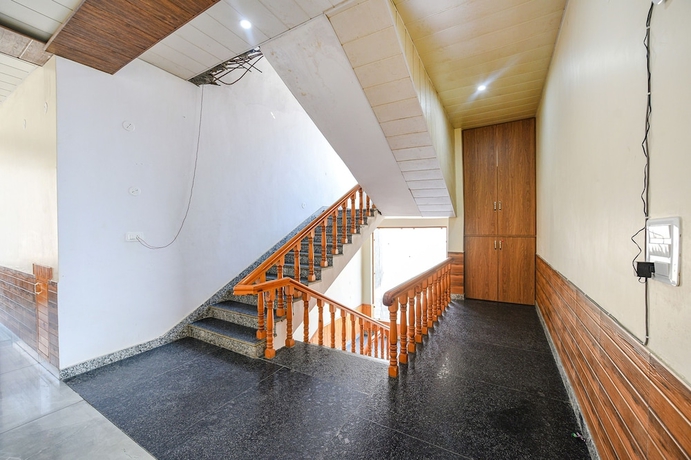 Imagen de los interiores del Hotel Fabhotel Snower. Foto 14