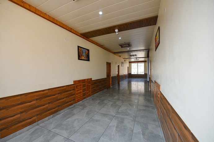 Imagen de los interiores del Hotel Fabhotel Snower. Foto 15