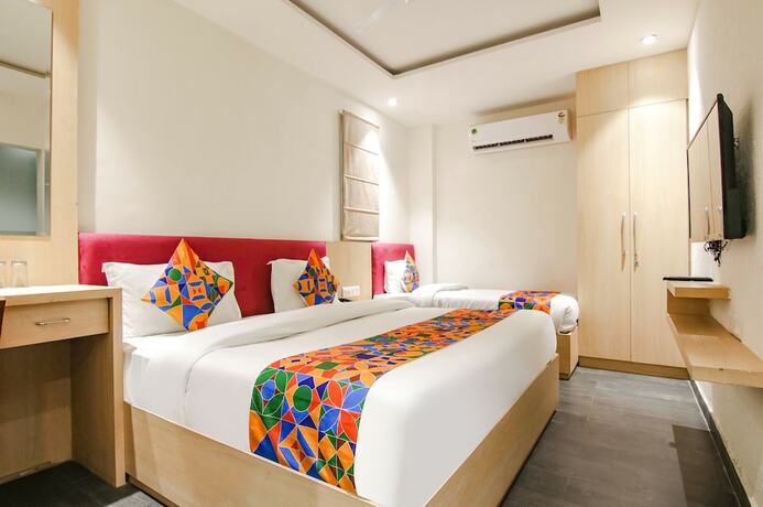 Imagen de la habitación del Hotel Fabhotel Sonachi Grand. Foto 17
