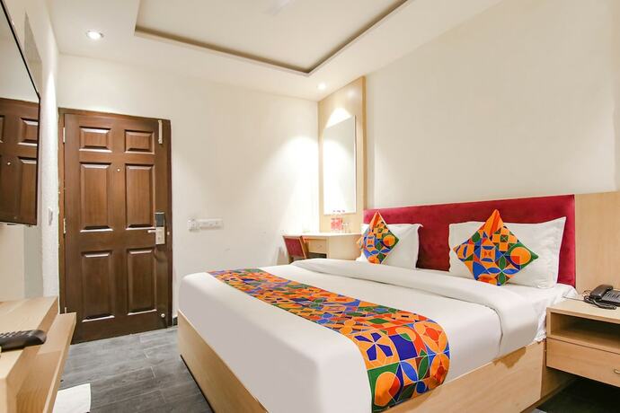 Imagen de la habitación del Hotel Fabhotel Sonachi Grand. Foto 18