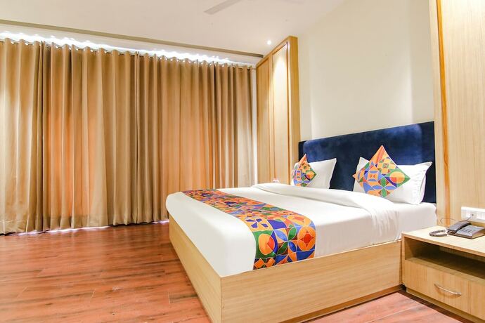 Imagen de la habitación del Hotel Fabhotel Sonachi Grand. Foto 19