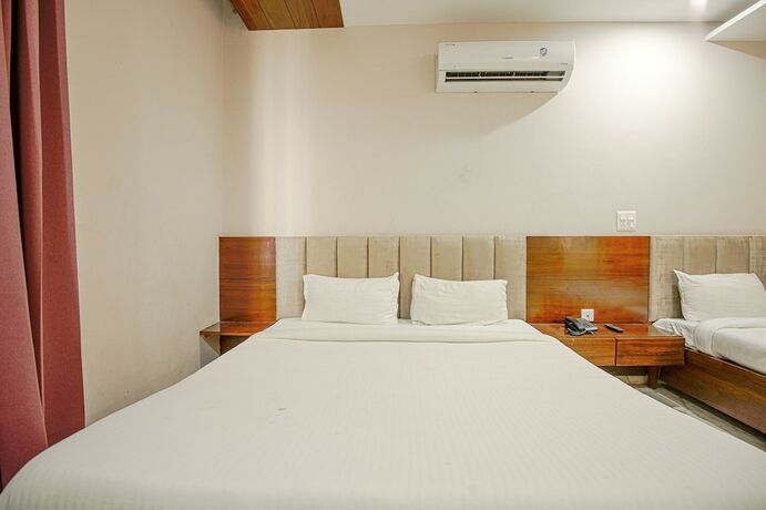 Imagen de la habitación del Hotel Fabhotel Stevia. Foto 16