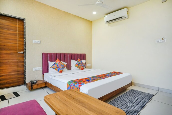 Imagen de la habitación del Hotel Fabhotel Sukh Vilas. Foto 20