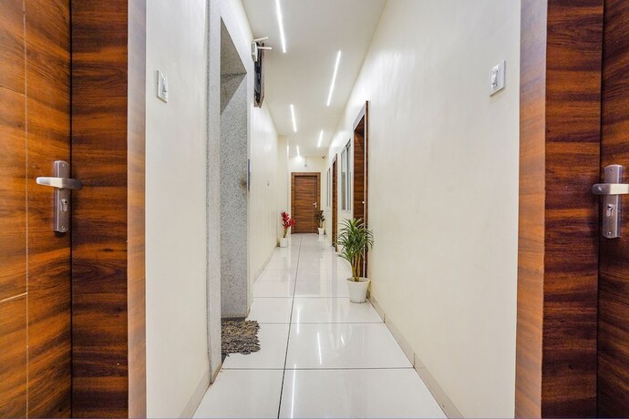 Imagen general del Hotel Fabhotel Sukh Vilas. Foto 15