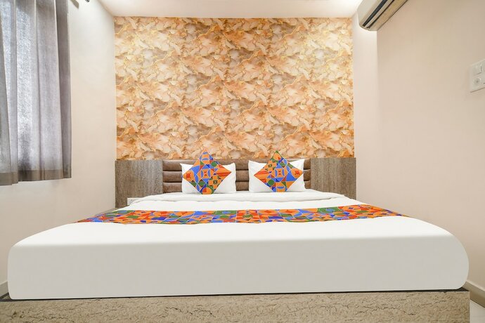 Imagen de la habitación del Hotel Fabhotel Sundaram Palace. Foto 19