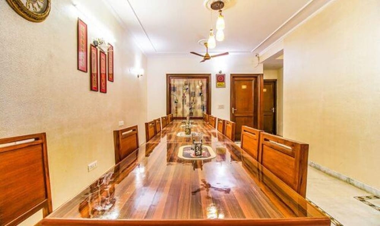 Imagen del bar/restaurante del Hotel Fabhotel Sunrise Residency. Foto 2