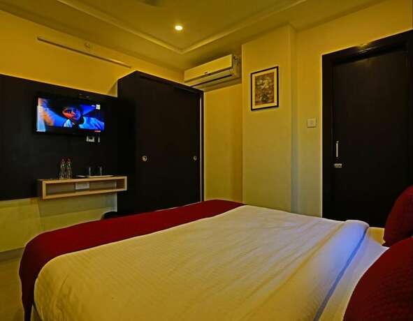 Imagen de la habitación del Hotel Fabhotel Suraj Palace Hiran Magri. Foto 9
