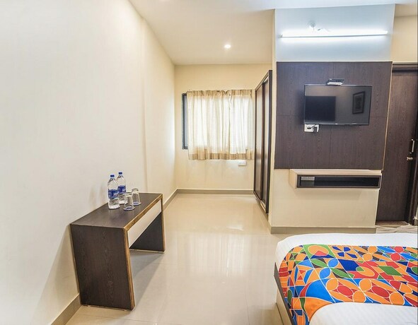 Imagen de la habitación del Hotel Fabhotel Suraj Palace Hiran Magri. Foto 23