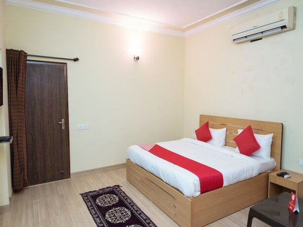 Imagen de la habitación del Hotel Fabhotel Suraj Palace Hiran Magri. Foto 28