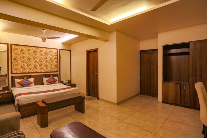 Imagen de la habitación del Hotel Fabhotel Surya. Foto 16