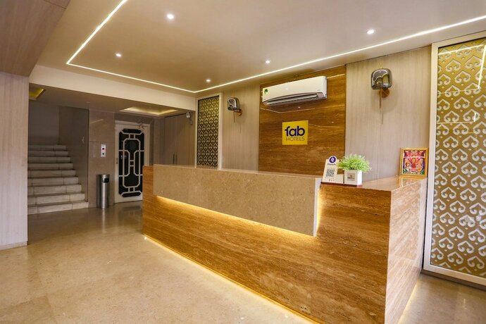 Imagen general del Hotel Fabhotel Surya. Foto 13