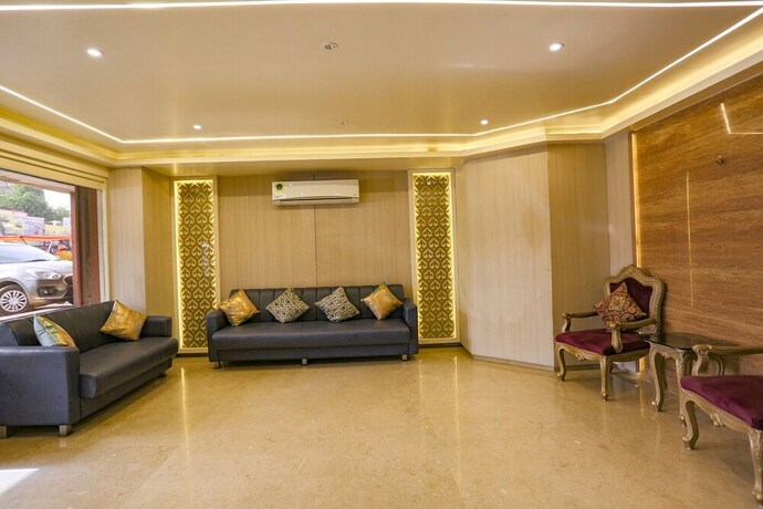 Imagen general del Hotel Fabhotel Surya. Foto 14