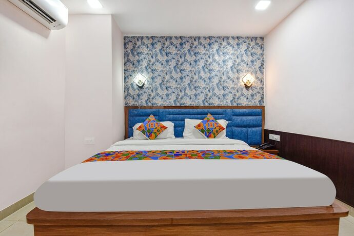 Imagen de la habitación del Hotel Fabhotel Suryamani. Foto 18