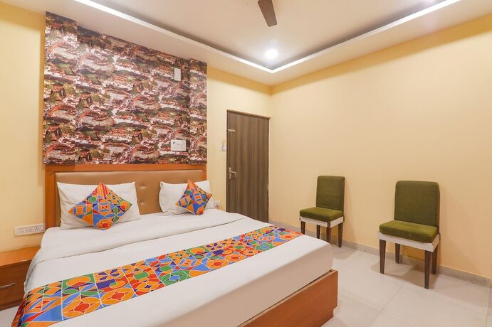 Imagen de la habitación del Hotel Fabhotel Swarn Banquet. Foto 20