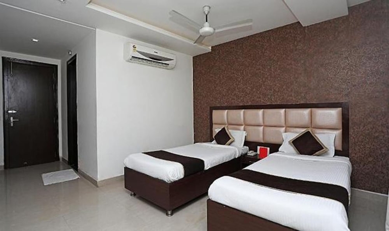Imagen de la habitación del Hotel Fabhotel Taj Castle. Foto 11