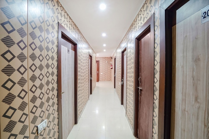 Imagen de los interiores del Hotel Fabhotel Taj Stay. Foto 13