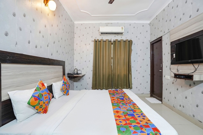 Imagen de la habitación del Hotel Fabhotel Taj Stay. Foto 7