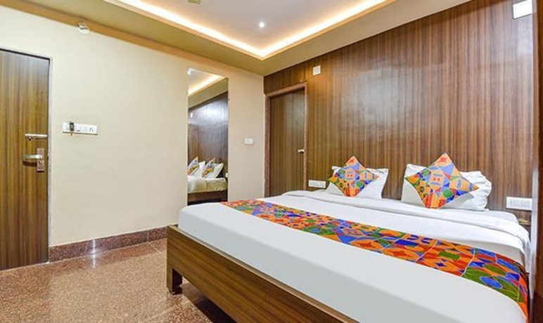 Imagen de la habitación del Hotel Fabhotel Tak International. Foto 2