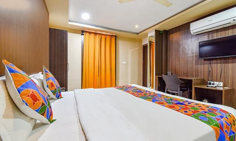Imagen de la habitación del Hotel Fabhotel Tak International. Foto 10