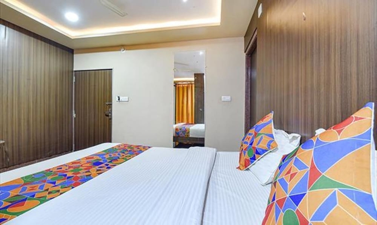 Imagen de la habitación del Hotel Fabhotel Tak International. Foto 12