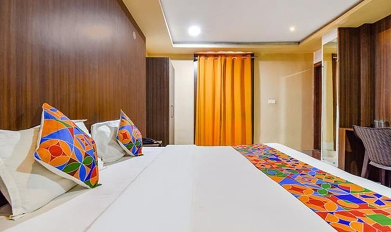 Imagen de la habitación del Hotel Fabhotel Tak International. Foto 13