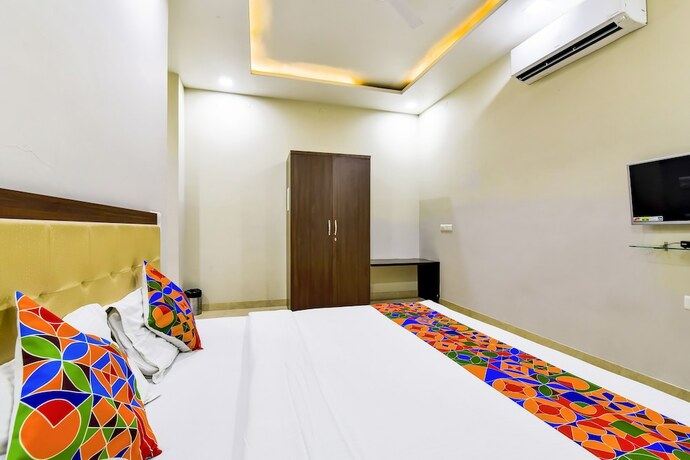 Imagen general del Hotel Fabhotel The Castle Homestay. Foto 2