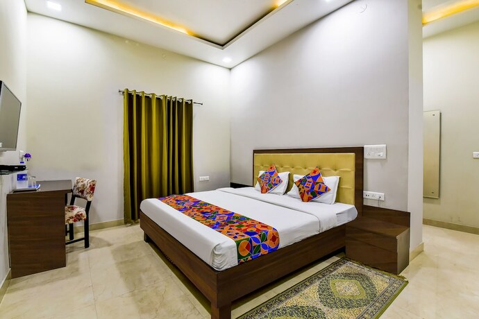 Imagen general del Hotel Fabhotel The Castle Homestay. Foto 7