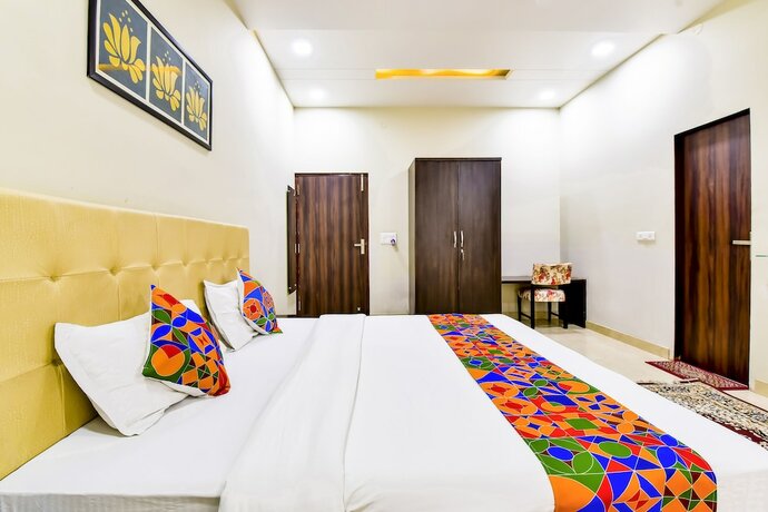 Imagen general del Hotel Fabhotel The Castle Homestay. Foto 11