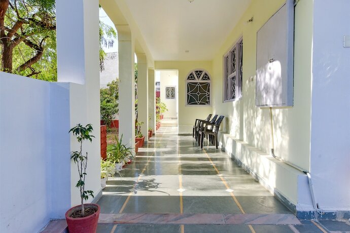 Imagen general del Hotel Fabhotel The Castle Homestay I. Foto 13