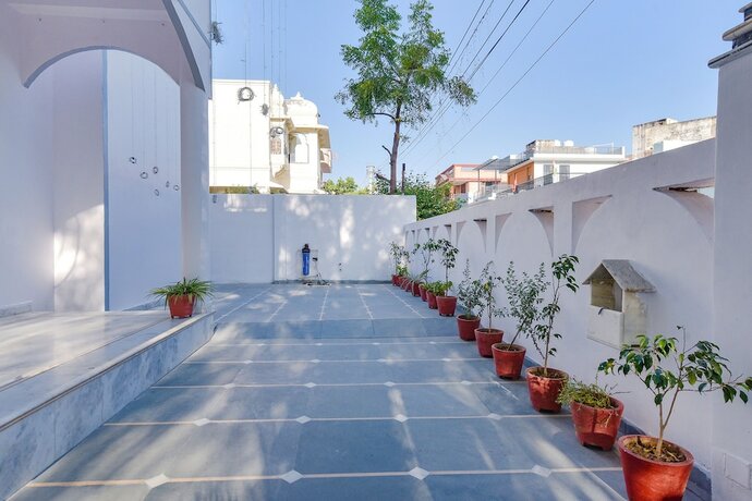 Imagen general del Hotel Fabhotel The Castle Homestay I. Foto 17