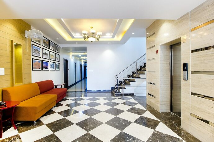 Imagen general del Hotel Fabhotel The Royal Cm Plaza. Foto 4